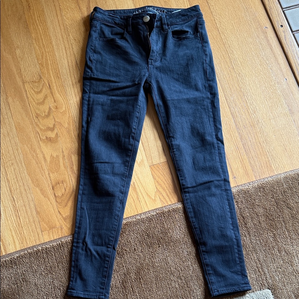 Womens American eagle black high rise jegging size 2 short
